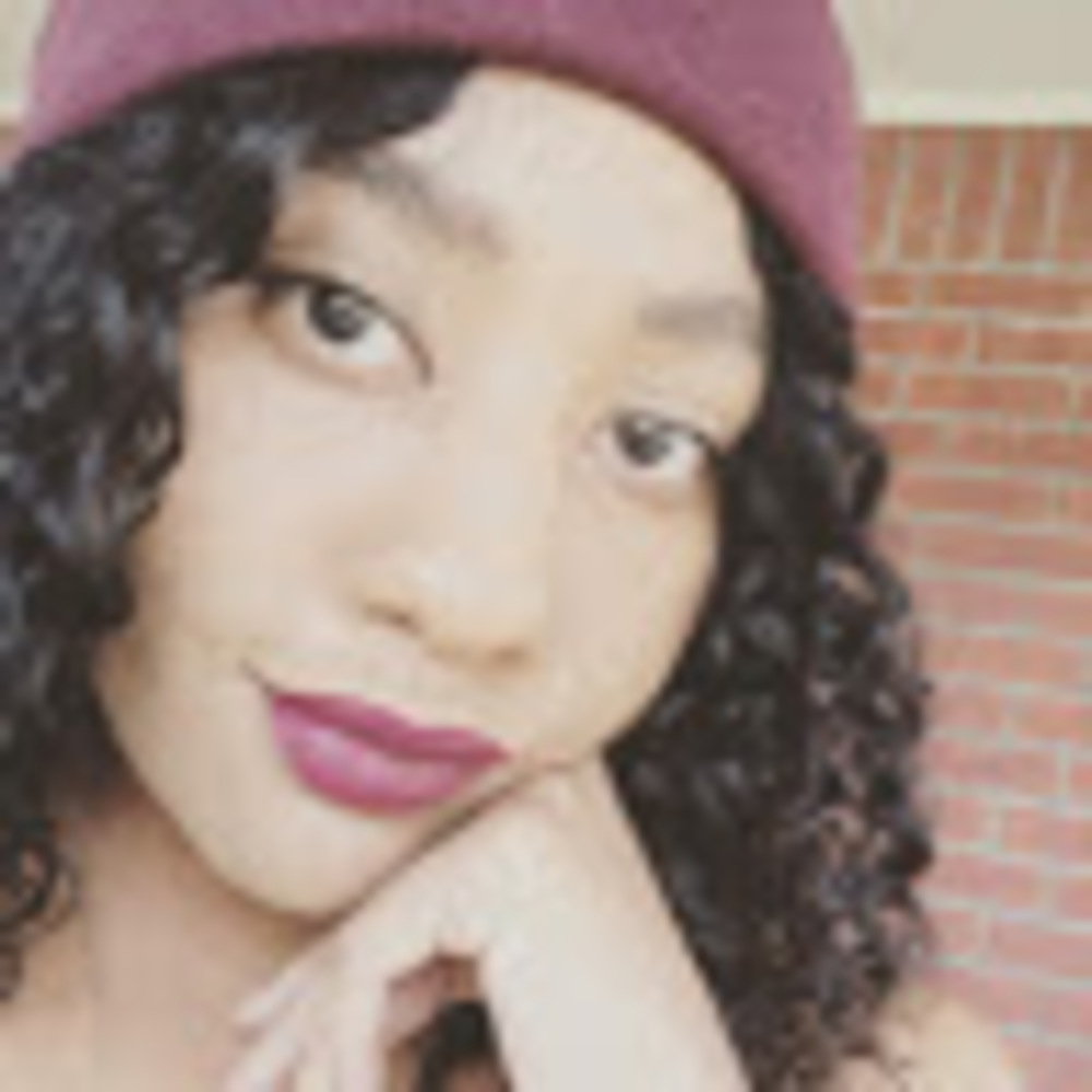 Meet your Posher, Cassandra